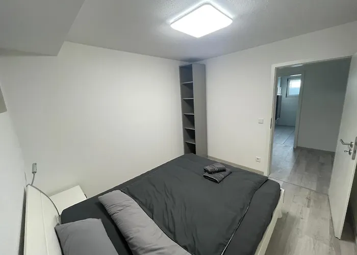 Moderne Souterrain Wohnung In Zentraler Lage