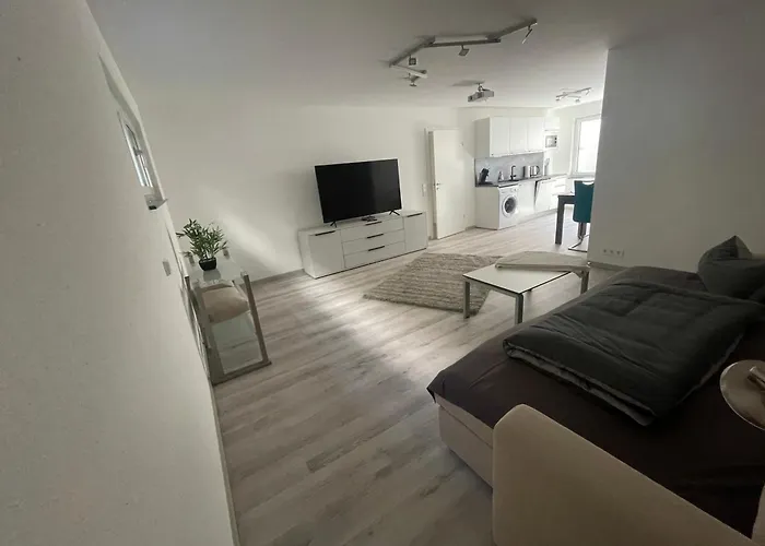 Moderne Souterrain Wohnung In Zentraler Lage