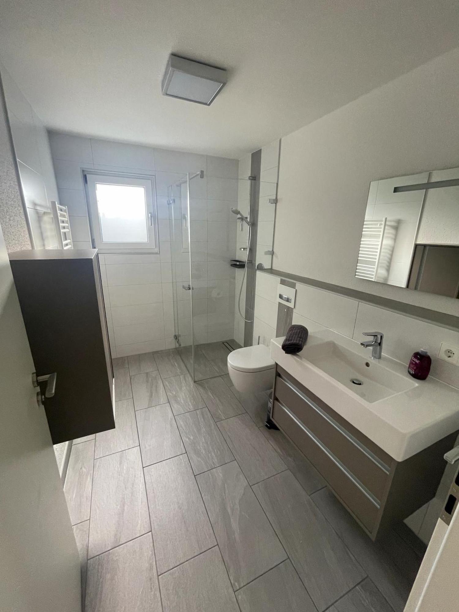 Moderne Souterrain In Zentraler Lage