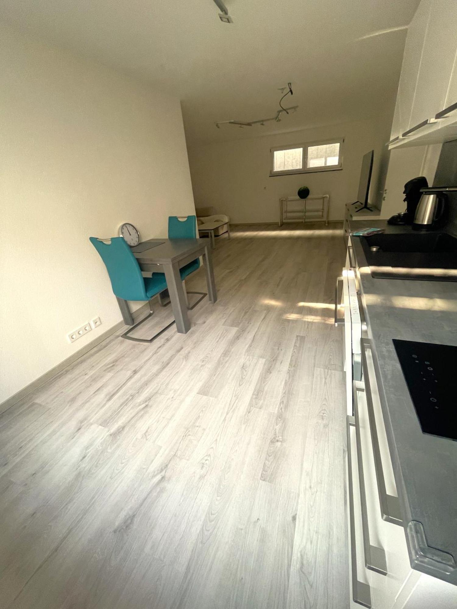 Moderne Souterrain In Zentraler Lage