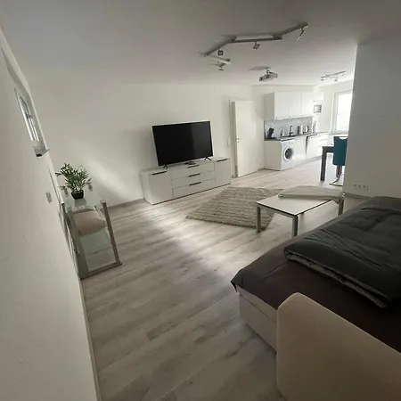 Moderne Souterrain Wohnung In Zentraler Lage Фильдерштадт Экстерьер фото
